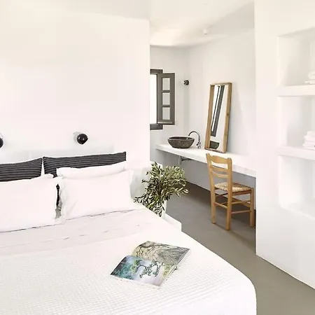 Отель Platinum Paros - 2 Bedrooms - Turquoise - Sea View & Private Pool - Naoussa Kolympithres
